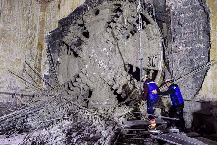 Robot đào hầm TBM mang tên &quot;thần tốc&quot; hoàn thành khoan và lắp đặt vỏ hầm với chiều dài khoảng 1.338 m để tới ga S10 - Cát Linh