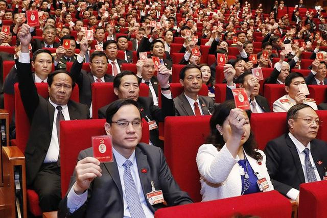 Các đại biểu biểu quyết thông qua Chương trình phiên họp trù bị. Ảnh: Ảnh: Dân trí