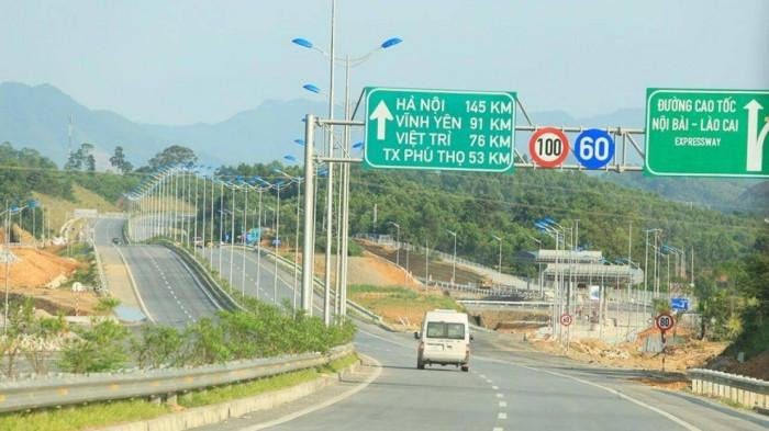 Đường cao tốc Nội Bài - Lào Cai do VEC quản lý