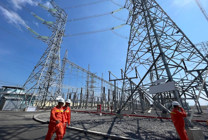 Trạm biến áp 500 kV Vân Phong và đường dây đấu nối hơn 26 km để giải toả công suất cho BOT Vân Phong 1 vừa được EVNNPT đưa vào vận hành