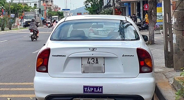 Đà Nẵng thu hồi 33 giấy phép xe tập lái của các cơ sở đào tạo