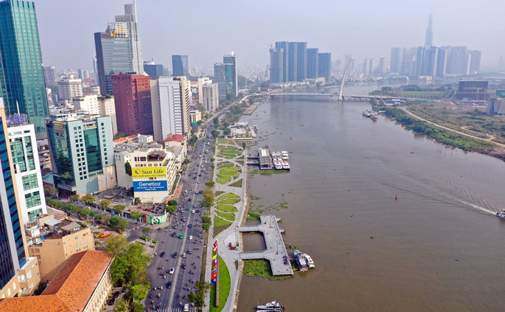 Công viên bến Bạch Đằng nối với phố đi bộ Nguyễn Huệ qua đường Tôn Đức Thắng