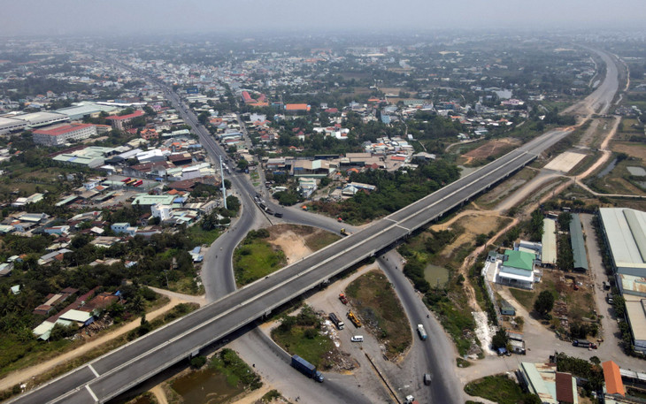 Cao tốc Bến Lức - Long Thành đoạn giao Quốc lộ 1 (TP.HCM) đã cơ bản hoàn thành