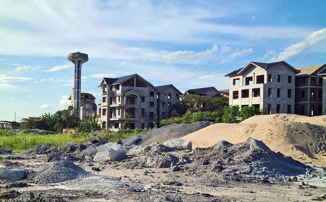 Dự án Điểm dịch vụ sinh thái Song Phương do Công ty CP Thương mại và Dịch vụ Phương Viên là chủ đầu tư được xây dựng tại khu đồng Sâu (thôn Phương Viên, xã Song Phương, huyện Hoài Đức) với tổng diện tích hơn 9,5 ha.