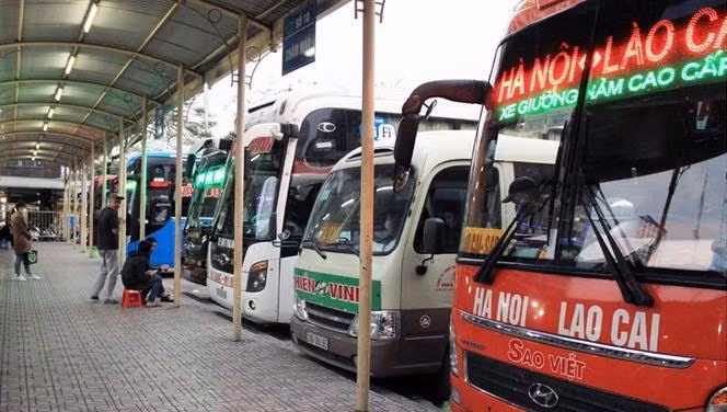 Bến xe Mỹ Đình vắng khách do dịch Covid-19 Bến xe Mỹ Đình vắng khách do dịch Covid-19