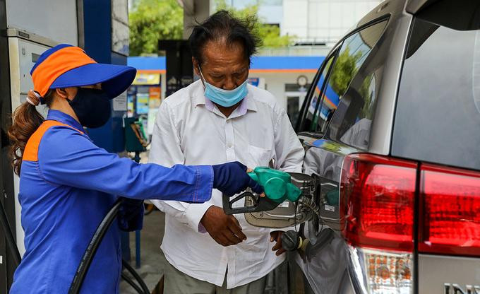 Giá xăng ngày 26/6 có thể tăng mạnh