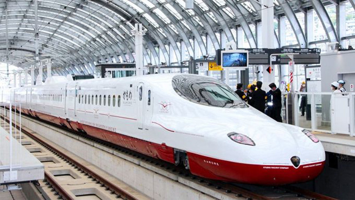 Tuyến tàu cao tốc Nishi-Kyūshū Shinkansen kết nối tỉnh Saga với Nagasaki, Nhật Bản. Ảnh: Nippon