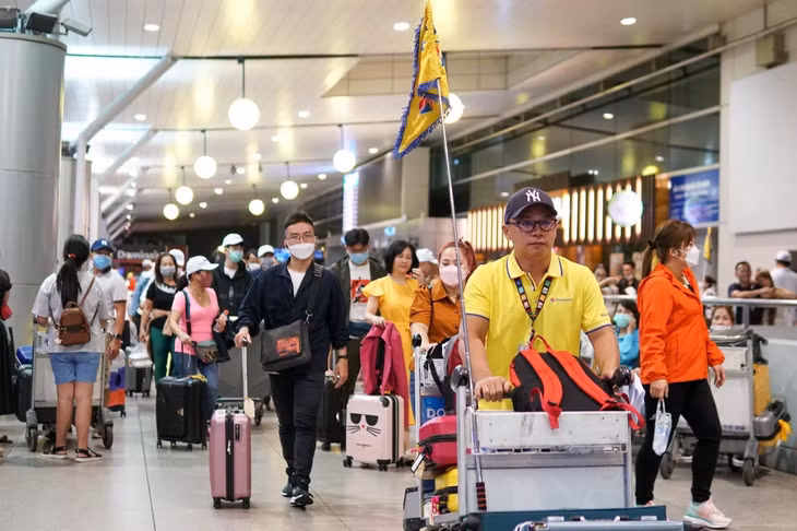 Doanh nghiệp lữ hành tại TP.HCM phục vụ khoảng 18.000 lượt khách đi du lịch nước ngoài dịp Tết Nguyên đán