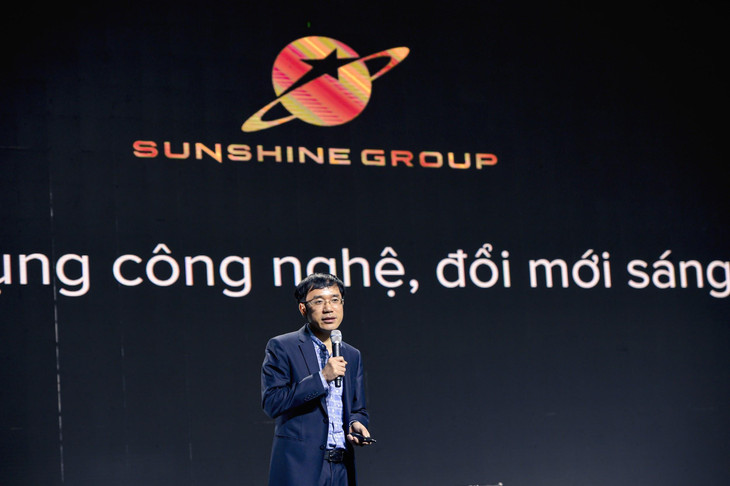 Ông Nguyễn Văn Minh - Phó Chủ tịch HĐQT Sunshine Tech giới thiệu các giải pháp công nghệ tại sự kiện