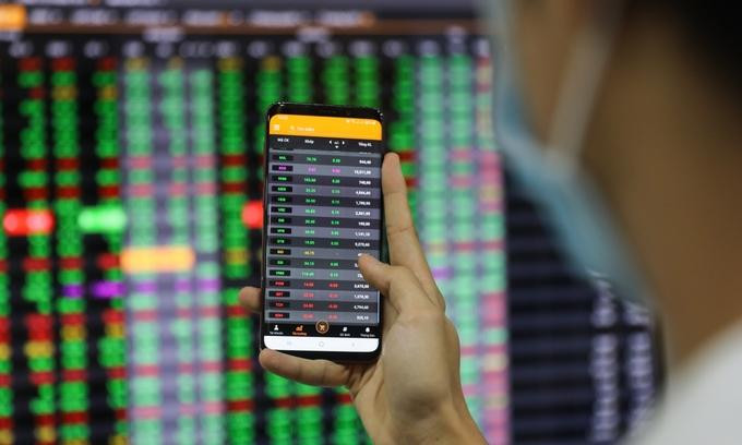 VN-Index tăng 0,57% sau phiên 15/1