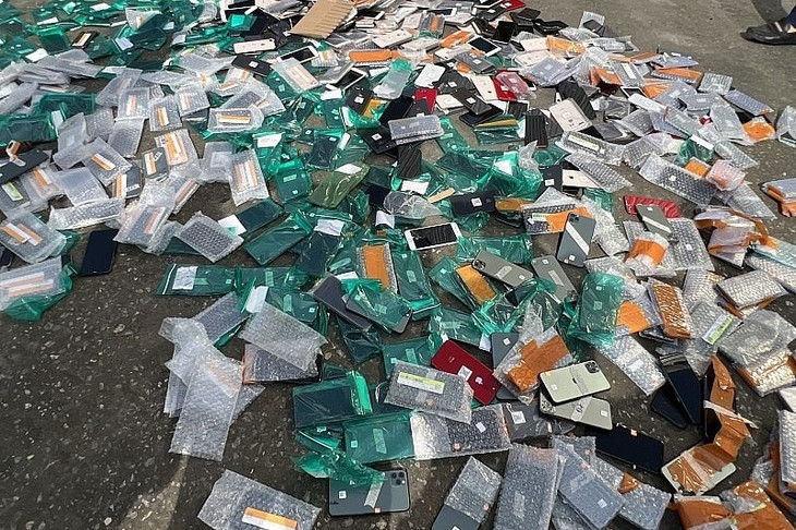 Hơn 1,5 tấn hàng trong diện tiêu hủy là các sản phẩm kém chất lượng, giả mạo nhãn hiệu, hàng bị cấm lưu hành và sản phẩm gây hại cho sức khỏe, môi trường Hơn 1,5 tấn hàng trong diện tiêu hủy là các sản phẩm kém chất lượng, giả mạo nhãn hiệu, hàng bị cấm lưu hành và sản phẩm gây hại cho sức khỏe, môi trường