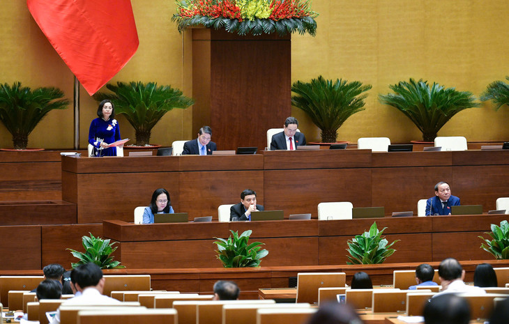 Phó Chủ tịch Quốc hội Nguyễn Thị Thanh điều hành nội dung phiên họp.