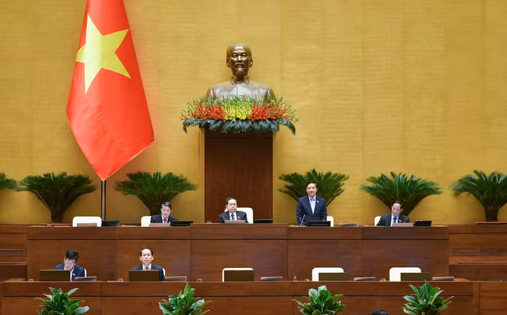 Phó Chủ tịch Quốc hội Nguyễn Khắc Định điều hành phiên họp