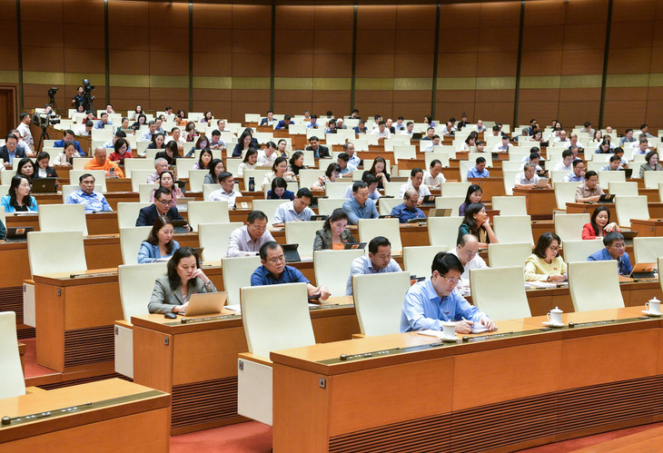 Các đại biểu tại phiên họp