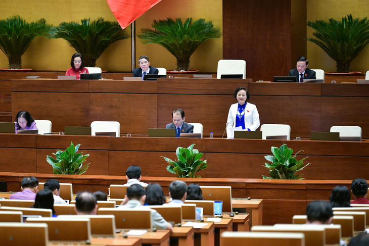 Bộ trưởng Bộ Nội vụ Phạm Thị Thanh Trà phát biểu giải trình, làm rõ một số vấn đề đại biểu Quốc hội nêu