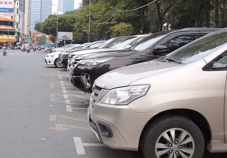 Đường Lê Lai, một trong các tuyến chuẩn bị thu phí đỗ xe bằng công nghệ mới