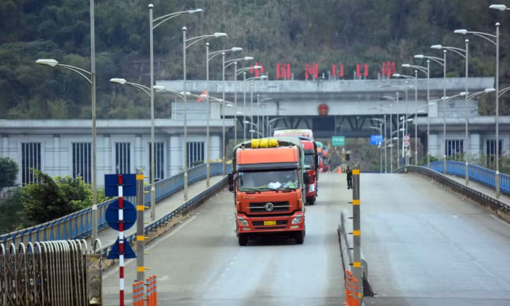 Hải quan Trung Quốc gỡ bỏ các biện pháp xét nghiệm Covid-19 tại cửa khẩu từ 8/1/2023