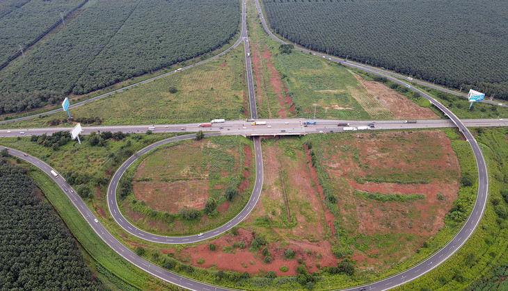 Nút giao cao tốc TP HCM - Long Thành - Dầu Giây với quốc lộ 1A tại huyện Thống Nhất, Đồng Nai