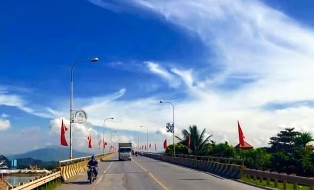 Cầu Đá Bạc (Hải Phòng)