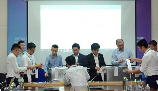 Quảng cảnh buổi mở thầu