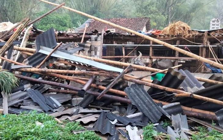 Nhà dân ở Cao Bằng bị đổ sập