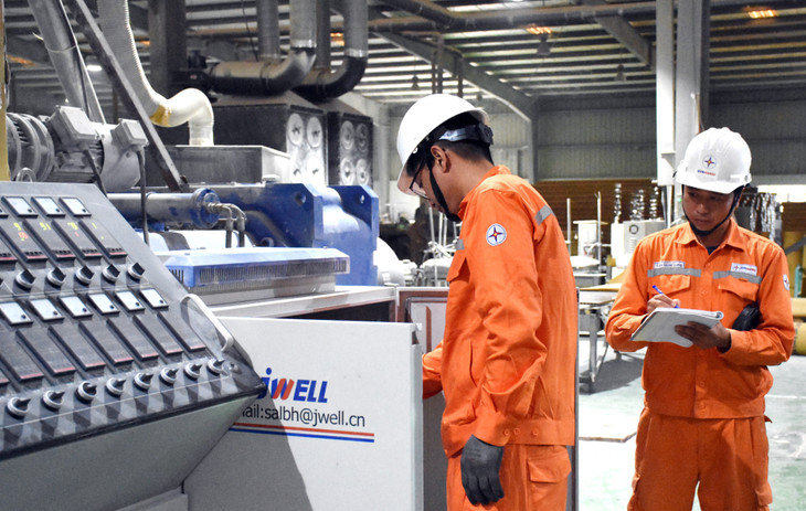 Công ty TNHH Nhựa Hoàng Hà tham gia ký cam kết dịch chuyển biểu đồ phụ tải điện