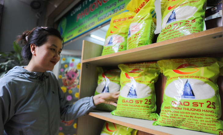 Gạo ST25 bày bán tại một đại lý trên Đường 3/2, Quận 10 (TP.HCM) Gạo ST25 bày bán tại một đại lý trên Đường 3/2, Quận 10 (TP.HCM)