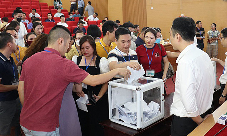 Nhà đầu tư tham gia đấu giá đất tại huyện Quốc Oai Nhà đầu tư tham gia đấu giá đất tại huyện Quốc Oai