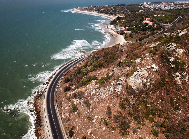 Đường ven biển đoạn giáp ranh hai huyện Long Điền và Đất Đỏ, giúp kết nối Bà Rịa - Vũng Tàu với Bình Thuận Đường ven biển đoạn giáp ranh hai huyện Long Điền và Đất Đỏ, giúp kết nối Bà Rịa - Vũng Tàu với Bình Thuận