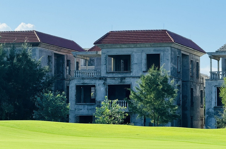 Một trong những hạng mục còn dang dở tại dự án của Công ty cổ phần Tập đoàn FLC ở Quảng Bình