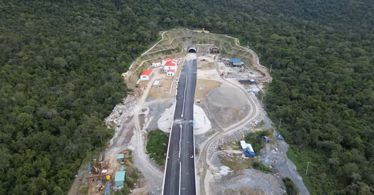 Hầm Núi Vung trên cao tốc Cam Lâm - Vĩnh Hảo Hầm Núi Vung trên cao tốc Cam Lâm - Vĩnh Hảo