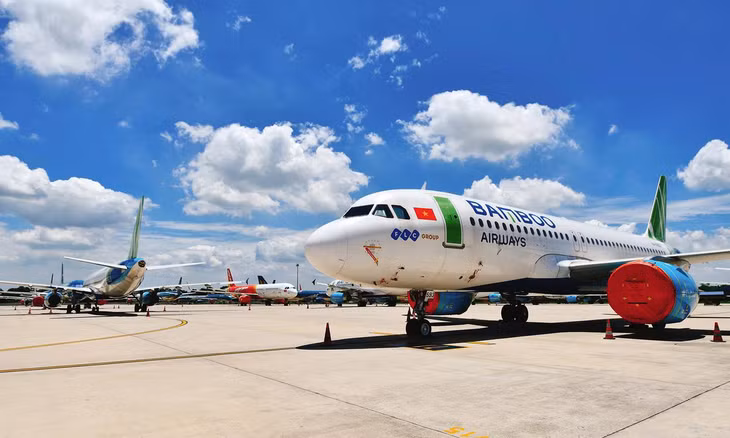 Xếp sau là Bamboo Airways với 1.071 chuyến bay, giảm 14,3% so với tháng trước và giảm 56,7% so với cùng kỳ.