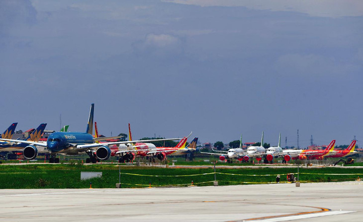 Vietjet Air thực hiện 676 chuyến bay trong tháng 7, giảm 48,8% so với tháng trước và giảm 91,9% so với cùng kỳ. Vasco cũng tương tự Pacific Airlines, chỉ thực hiện 52 chuyến bay trong tháng, giảm 4% so với tháng trước và giảm 95,2% so với cùng kỳ. Vietjet Air thực hiện 676 chuyến bay trong tháng 7, giảm 48,8% so với tháng trước và giảm 91,9% so với cùng kỳ. Vasco cũng tương tự Pacific Airlines, chỉ thực hiện 52 chuyến bay trong tháng, giảm 4% so với tháng trước và giảm 95,2% so với cùng kỳ.