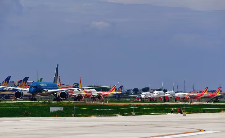 Vietjet Air thực hiện 676 chuyến bay trong tháng 7, giảm 48,8% so với tháng trước và giảm 91,9% so với cùng kỳ. Vasco cũng tương tự Pacific Airlines, chỉ thực hiện 52 chuyến bay trong tháng, giảm 4% so với tháng trước và giảm 95,2% so với cùng kỳ.