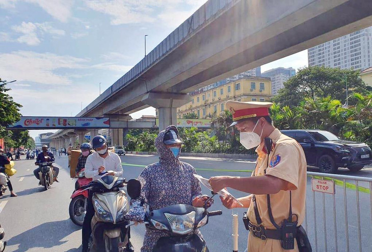 Hà Nội lập 6 tổ liên ngành kiểm soát người ra đường của 12 quận nội thành