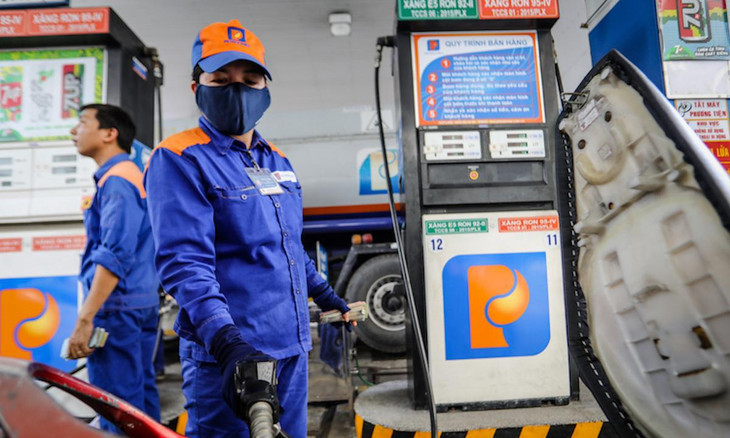 Petrolimex giảm giá xăng, dầu tại 23 địa phương giãn cách Petrolimex giảm giá xăng, dầu tại 23 địa phương giãn cách