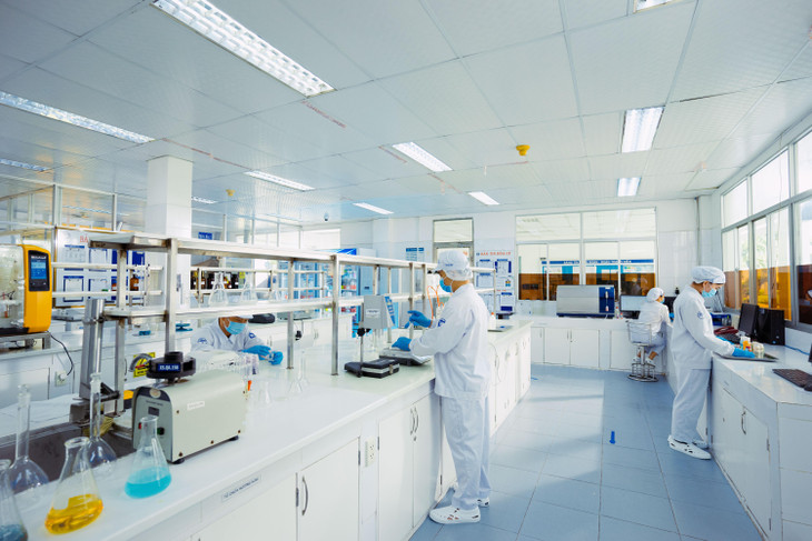 Các nhà máy Vinamilk hiện sở hữu nhiều giấy chứng nhận tiêu chuẩn quốc tế nghiêm ngặt để đảm bảo chất lượng sản phẩm Các nhà máy Vinamilk hiện sở hữu nhiều giấy chứng nhận tiêu chuẩn quốc tế nghiêm ngặt để đảm bảo chất lượng sản phẩm