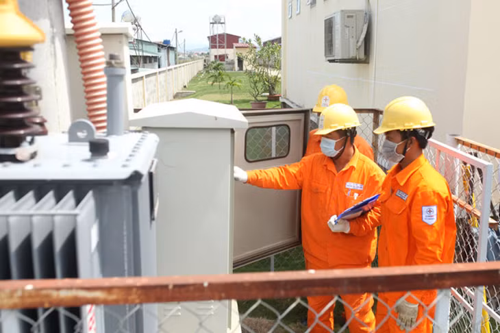 Kiểm tra hệ thống điện tại nhà máy của khách hàng ở tỉnh Lâm Đồng