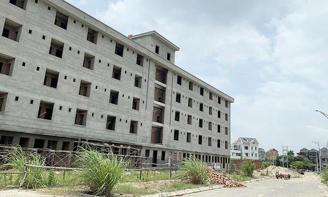 Bộ Xây dựng đang nghiên cứu, xây dựng Thông tư hướng dẫn thực hiện một số nội dung của Nghị định số 100/2015 của Chính phủ về phát triển và quản lý NƠXH và Nghị định số 49/2021 của Chính phủ sửa đổi, bổ sung một số điều của Nghị định số 100, trong đó có các quy định về lựa chọn chủ đầu tư dự án đầu tư xây dựng NƠXH. Ảnh minh họa.