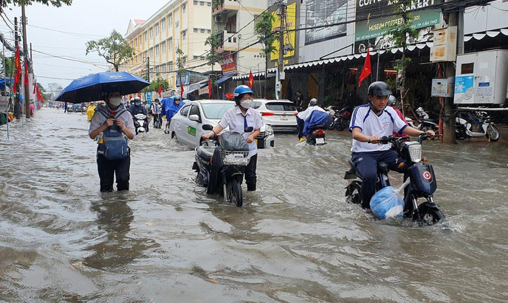 Đường Ngô Quyền ở quận Ninh Kiều thường bị ngập khi mưa to, triều cường. Đường Ngô Quyền ở quận Ninh Kiều thường bị ngập khi mưa to, triều cường.