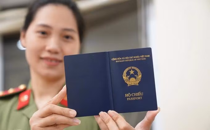 Bộ Công an sẽ bị chú "nơi sinh" vào hộ chiếu mẫu mới cho công dân khi công dân có đề nghị