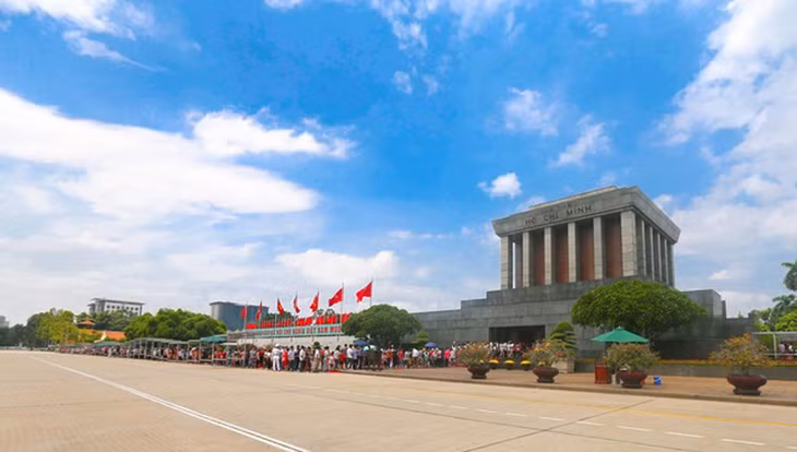 Trong ngày Quốc khánh 2/9, gần 29 nghìn lượt người vào Lăng viếng Bác