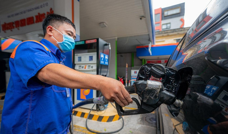 Từ 15h ngày 5/9, mỗi lít xăng RON 95-III giảm về 24.230 đồng và E5 RON 92 là 23.350 đồng.