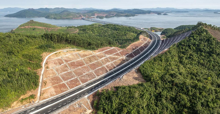 Cao tốc Vân Đồn - Móng Cái dài gần 80 km được khánh thành vào sáng 1/9