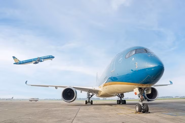 Doanh thu hợp nhất 6 tháng đầu năm 2023 của Vietnam Airlines tăng 46%, đạt 44.275 tỷ đồng, nhưng vẫn lỗ sau thuế 1.386 tỷ đồng