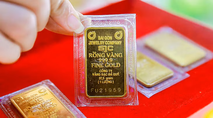 Vàng miếng SJC sáng 30/12 liên tục giảm