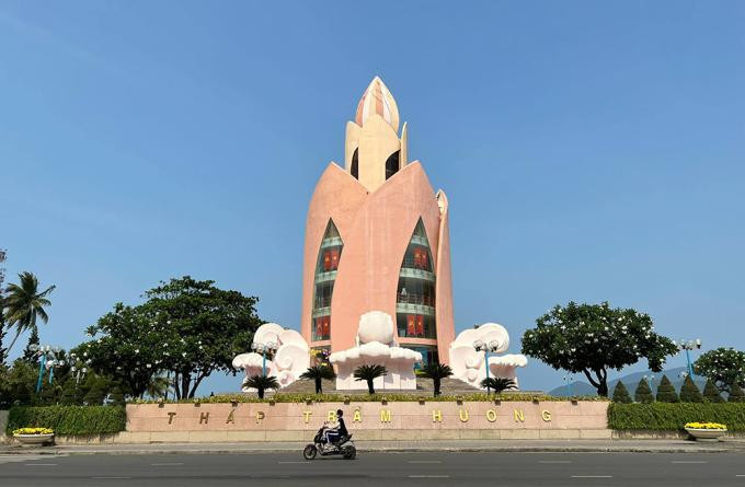 Tháp Trầm Hương