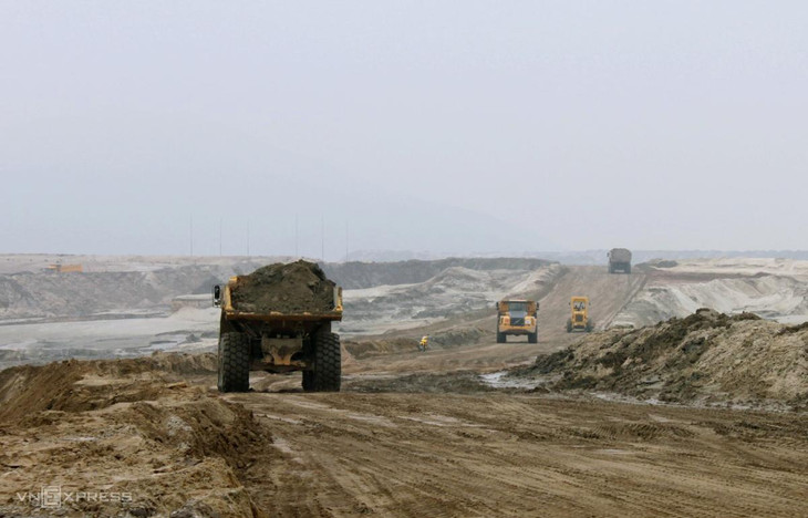 Công trường dự án mỏ sắt Thạch Khê, Hà Tĩnh hồi đầu năm 2011