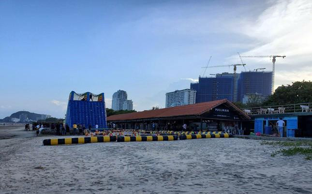 Ngoài ra, Thanh tra tỉnh Bà Rịa-Vũng Tàu xác định 7 doanh nghiệp khác quản lý, sử dụng các phần đất vốn thuộc tổng diện tích đất tại Bãi Sau do tỉnh giao cho Công ty Đầu tư xây lắp Bà Rịa-Vũng Tàu từ năm 1997. Cụ thể là Công ty CP Quốc tế du lịch Hải Dương (diện tích 10.900m2), Công ty CP Du lịch tỉnh Bà Rịa-Vũng Tàu (diện tích 54.171m2), Công ty OSC Việt Nam (25.153m2), Công ty TNHH Janhold OSC (7.681m2), Công ty CP Khách sạn Du lịch Tháng Mười (16.536m2), Công ty Nghinh Phong (32.835m2).