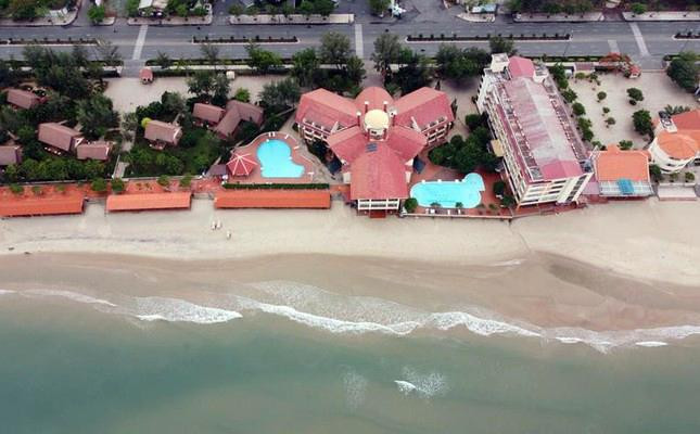 Lực lượng chức năng Vũng Tàu đã lập đoàn, đến làm việc với các doanh nghiệp “xài chùa” hơn 28 ha đất vàng ở Bãi Sau theo lịch hẹn để nhận bàn giao mặt bằng nhưng phải ra về tay trắng